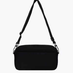 NWOT BEIS The Travel Crossbody in Black